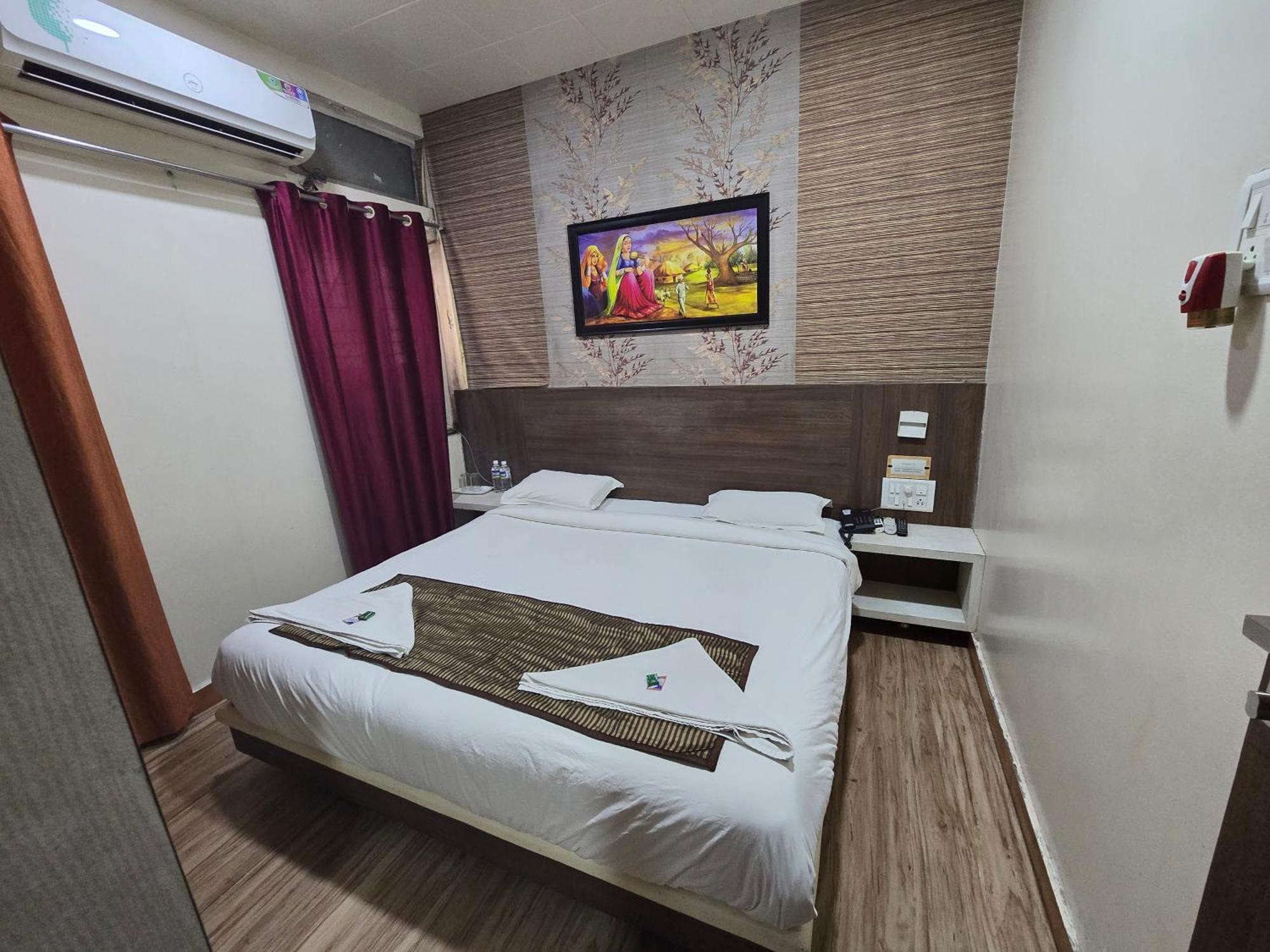 Hotel Darshan Executive Tuljapur エクステリア 写真