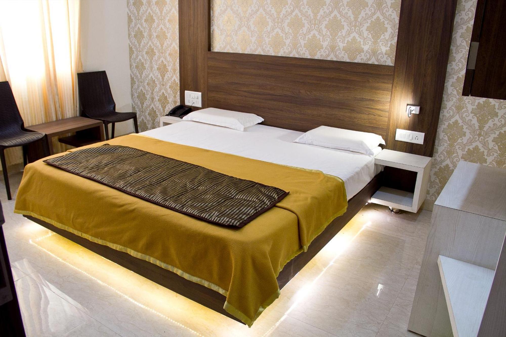 Hotel Darshan Executive Tuljapur エクステリア 写真