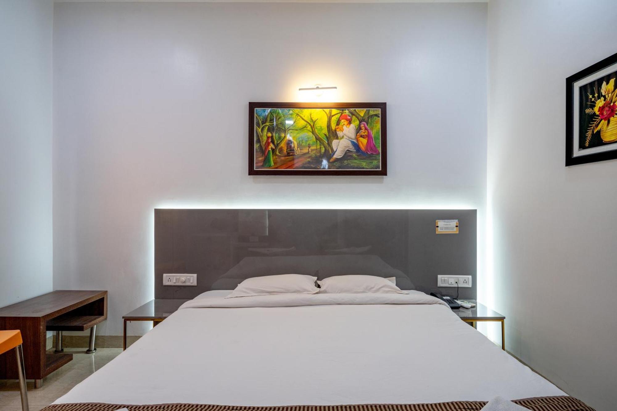 Hotel Darshan Executive Tuljapur エクステリア 写真