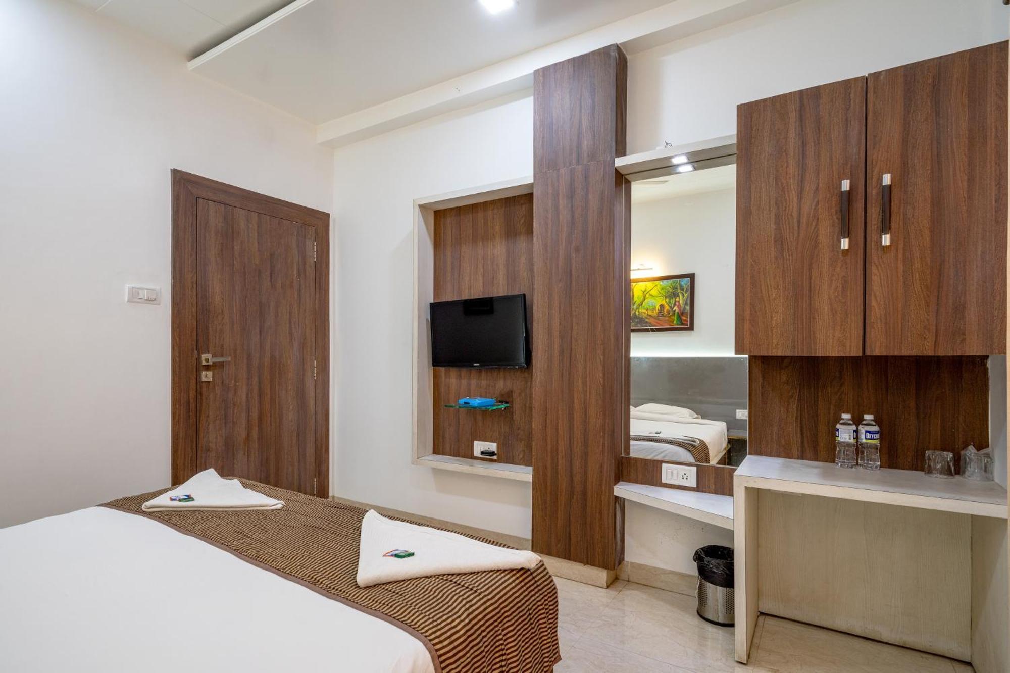 Hotel Darshan Executive Tuljapur エクステリア 写真