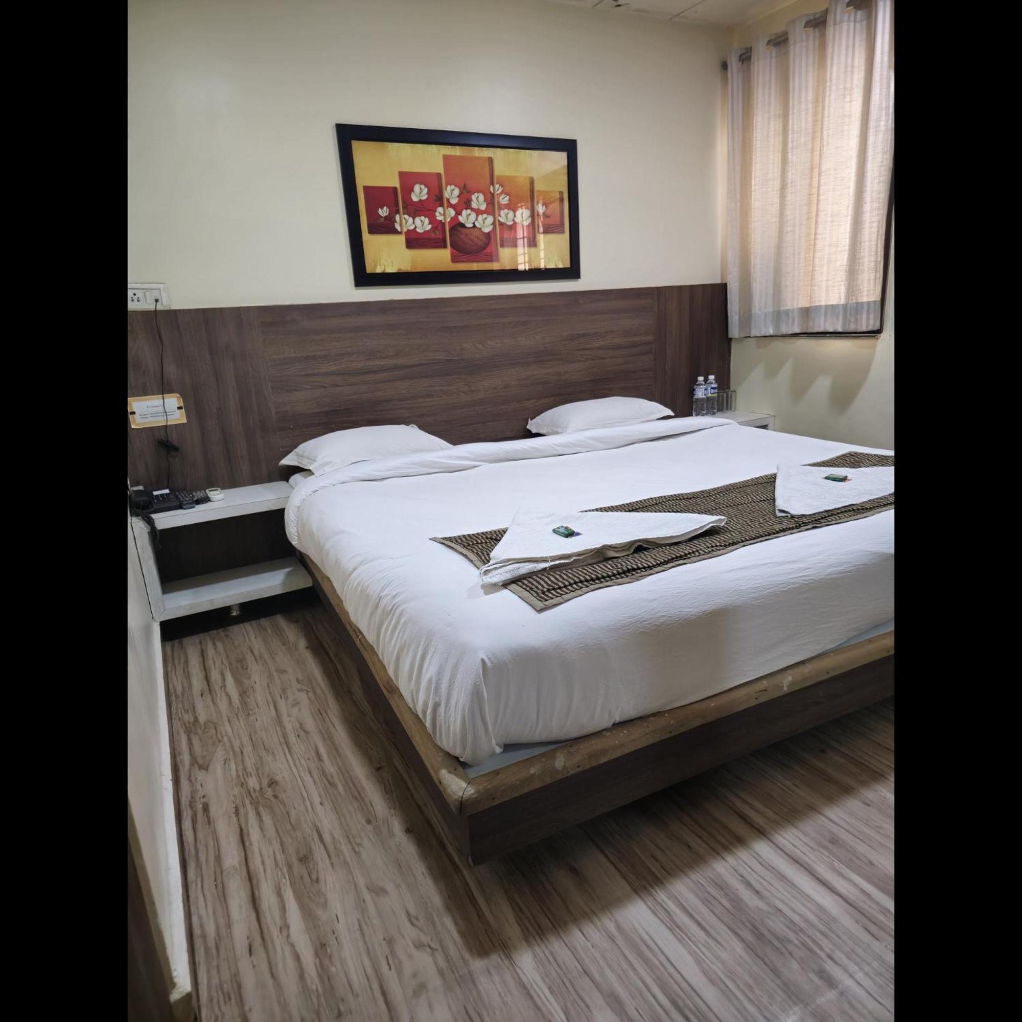 Hotel Darshan Executive Tuljapur エクステリア 写真